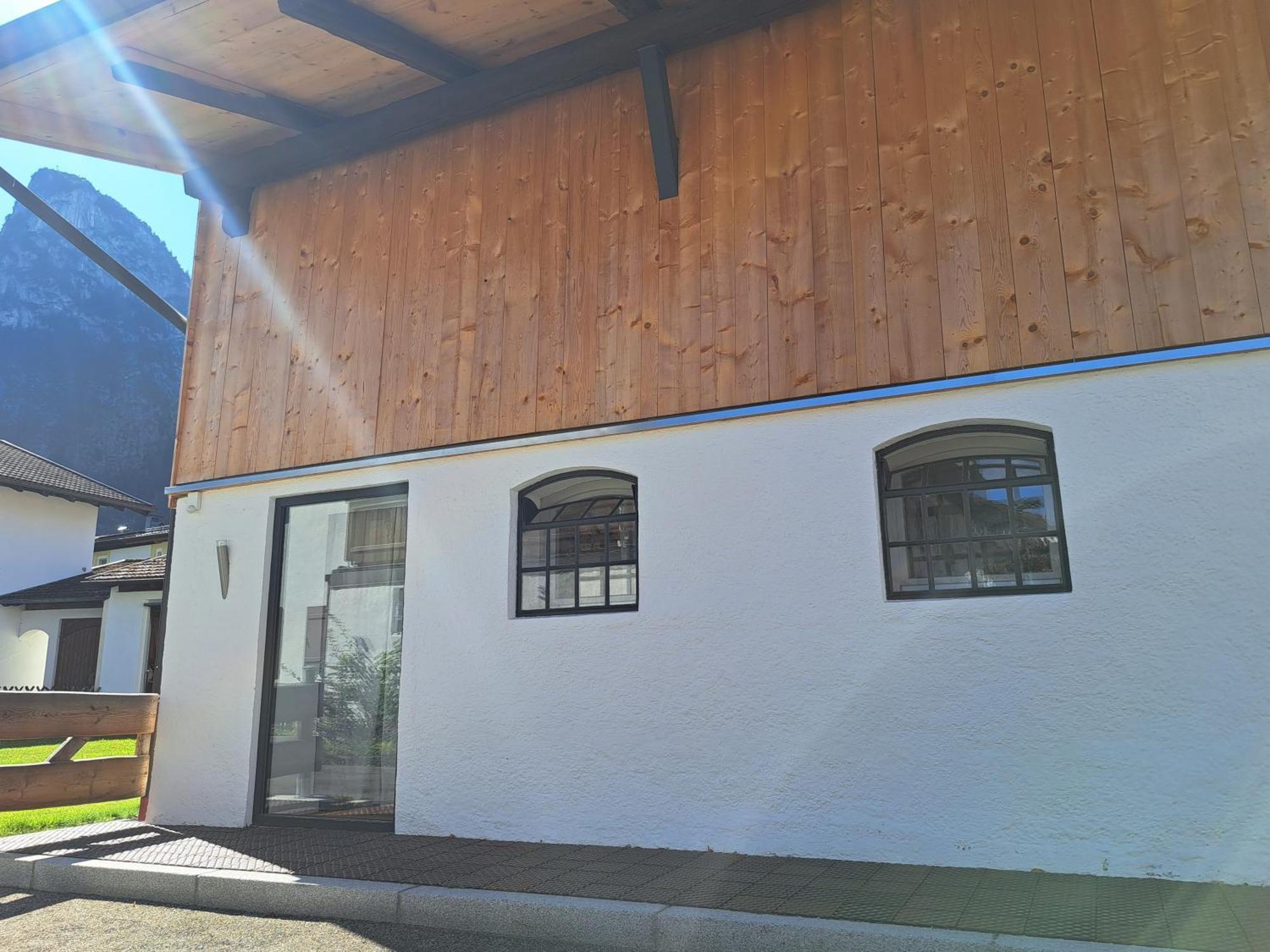 Neu! Ferienwohnungen Im Lueftlmalereck, Hennalahaus Оберамергау Екстериор снимка