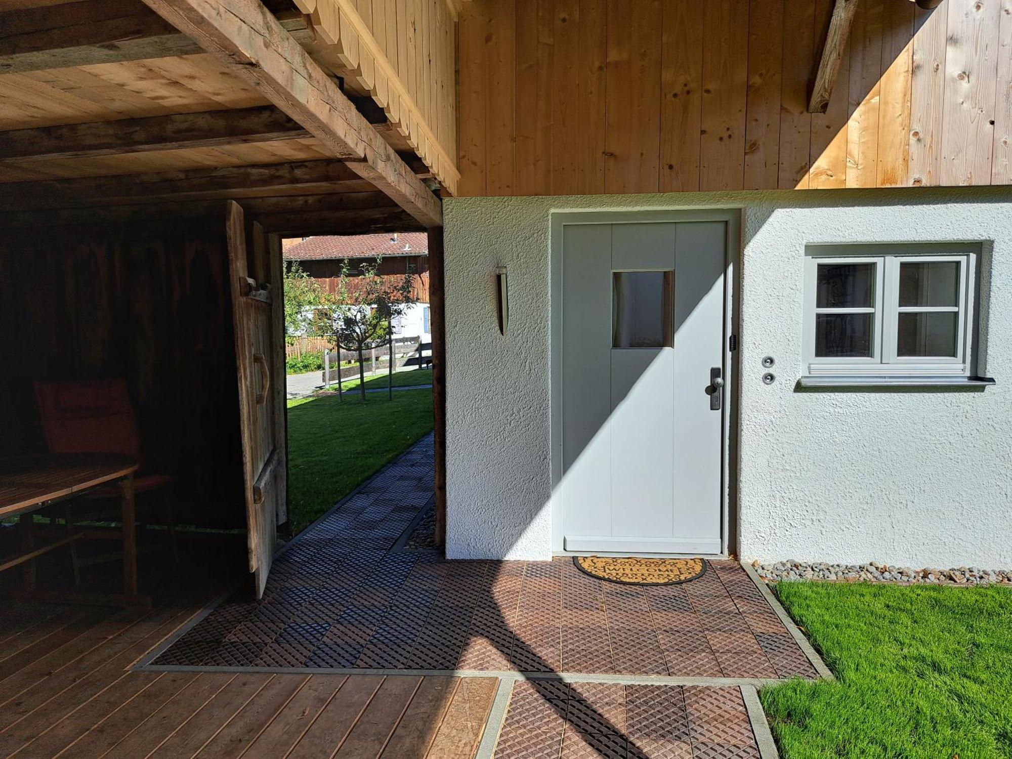 Neu! Ferienwohnungen Im Lueftlmalereck, Hennalahaus Оберамергау Екстериор снимка