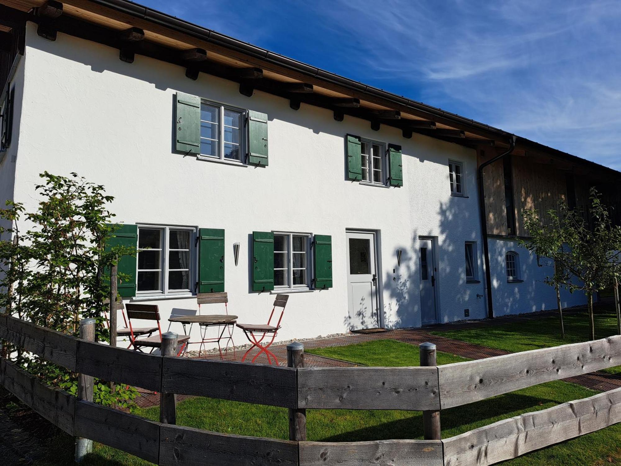 Neu! Ferienwohnungen Im Lueftlmalereck, Hennalahaus Оберамергау Екстериор снимка