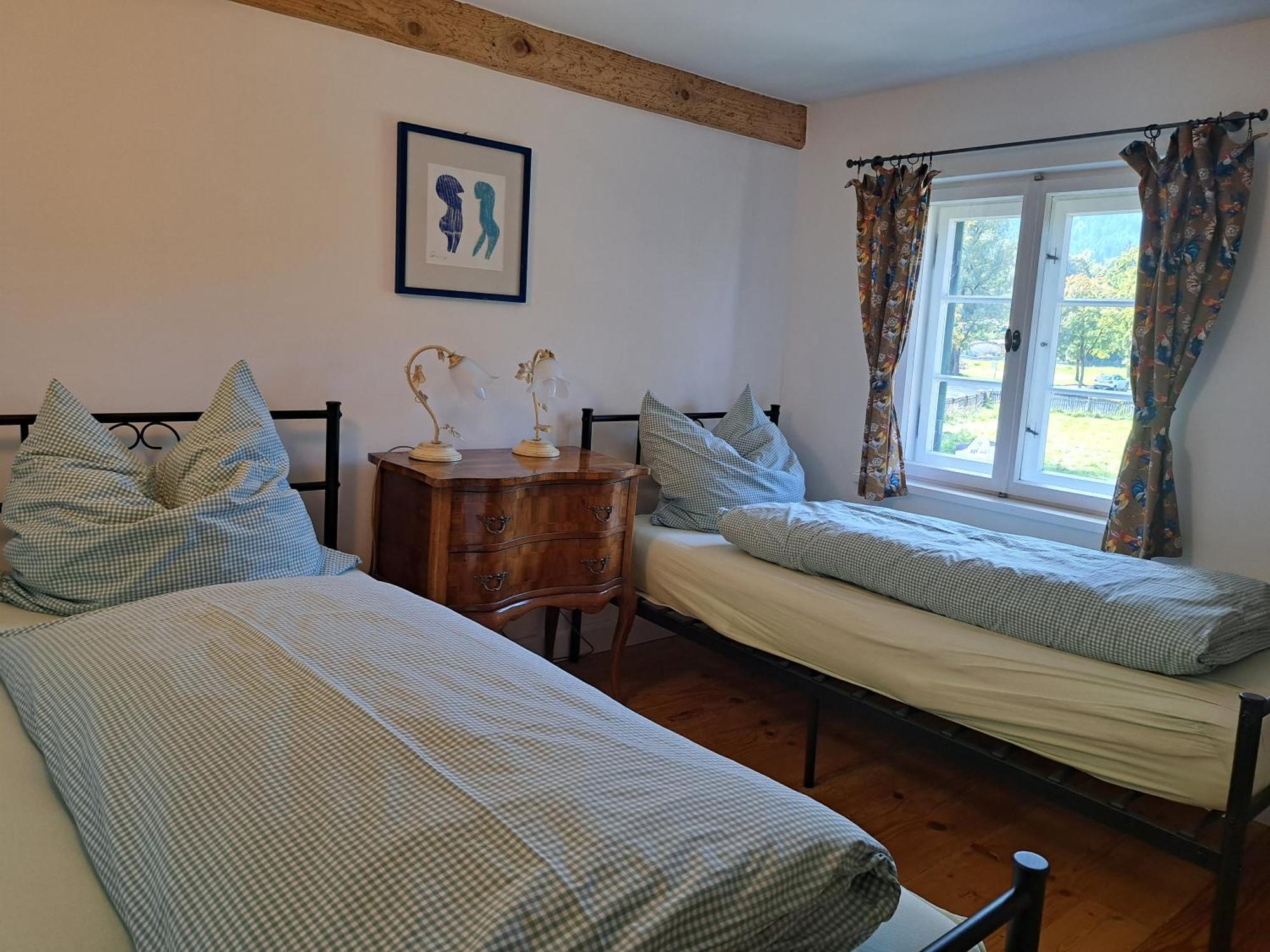 Neu! Ferienwohnungen Im Lueftlmalereck, Hennalahaus Оберамергау Екстериор снимка