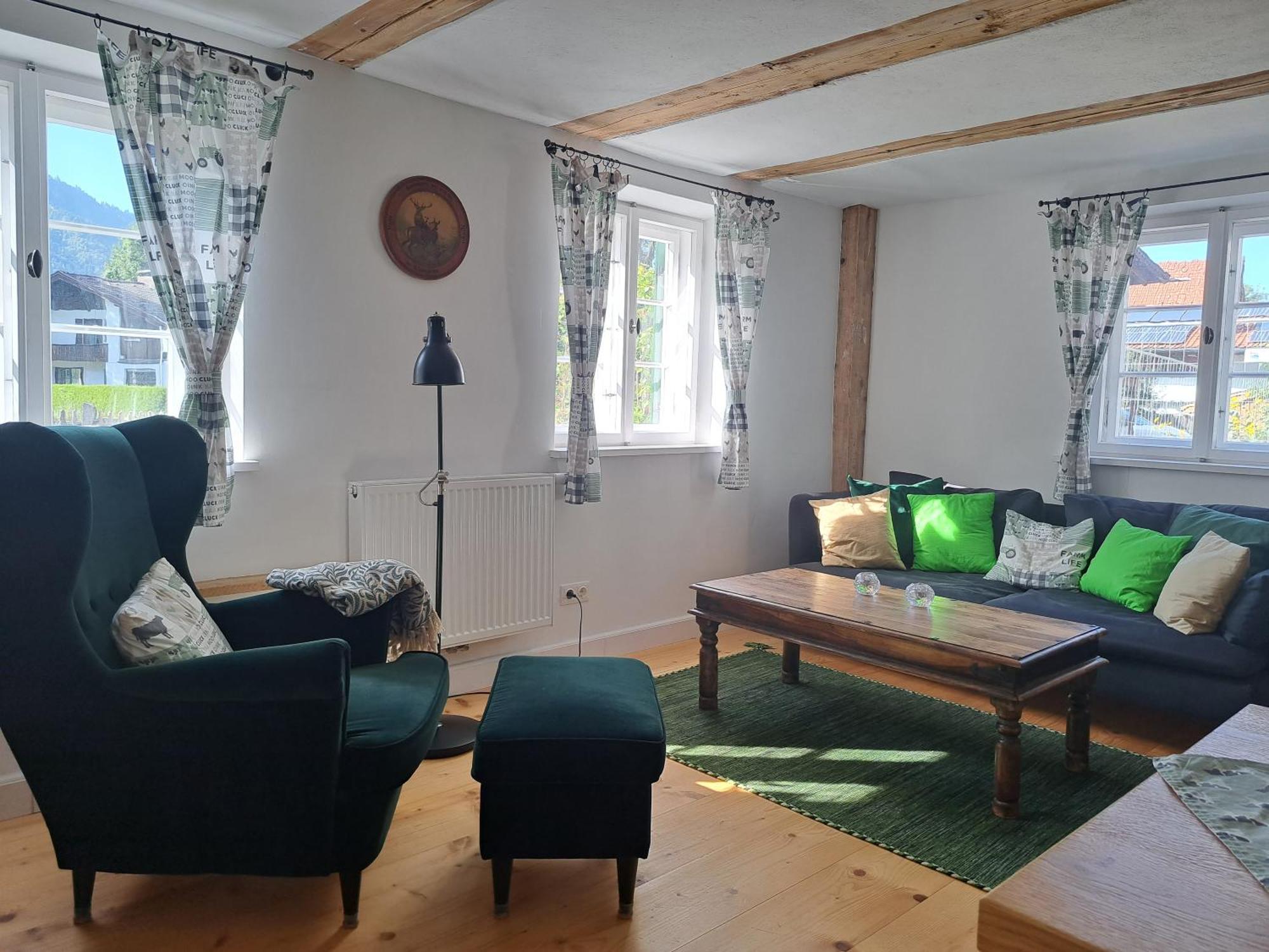 Neu! Ferienwohnungen Im Lueftlmalereck, Hennalahaus Оберамергау Екстериор снимка