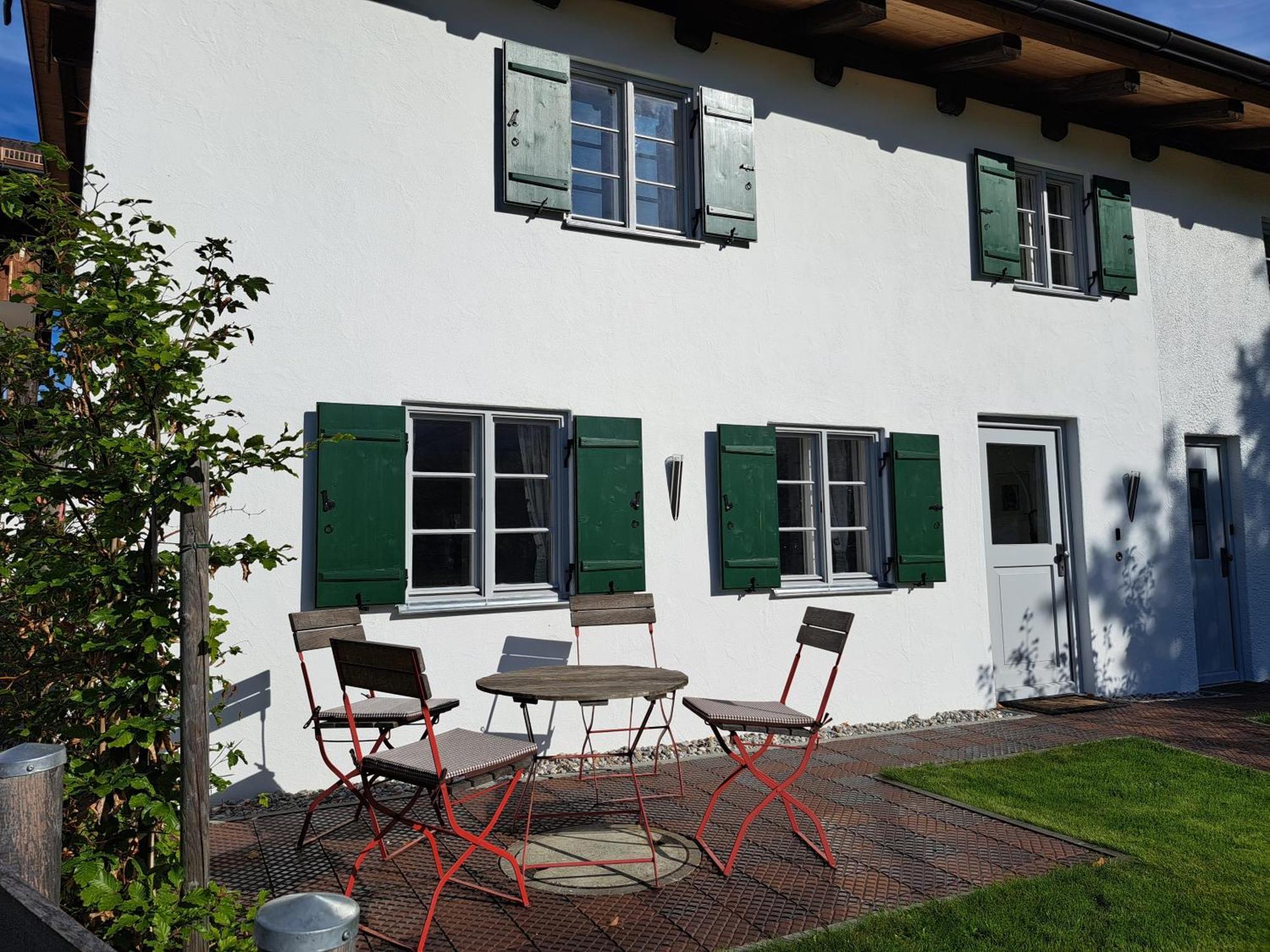 Neu! Ferienwohnungen Im Lueftlmalereck, Hennalahaus Оберамергау Екстериор снимка