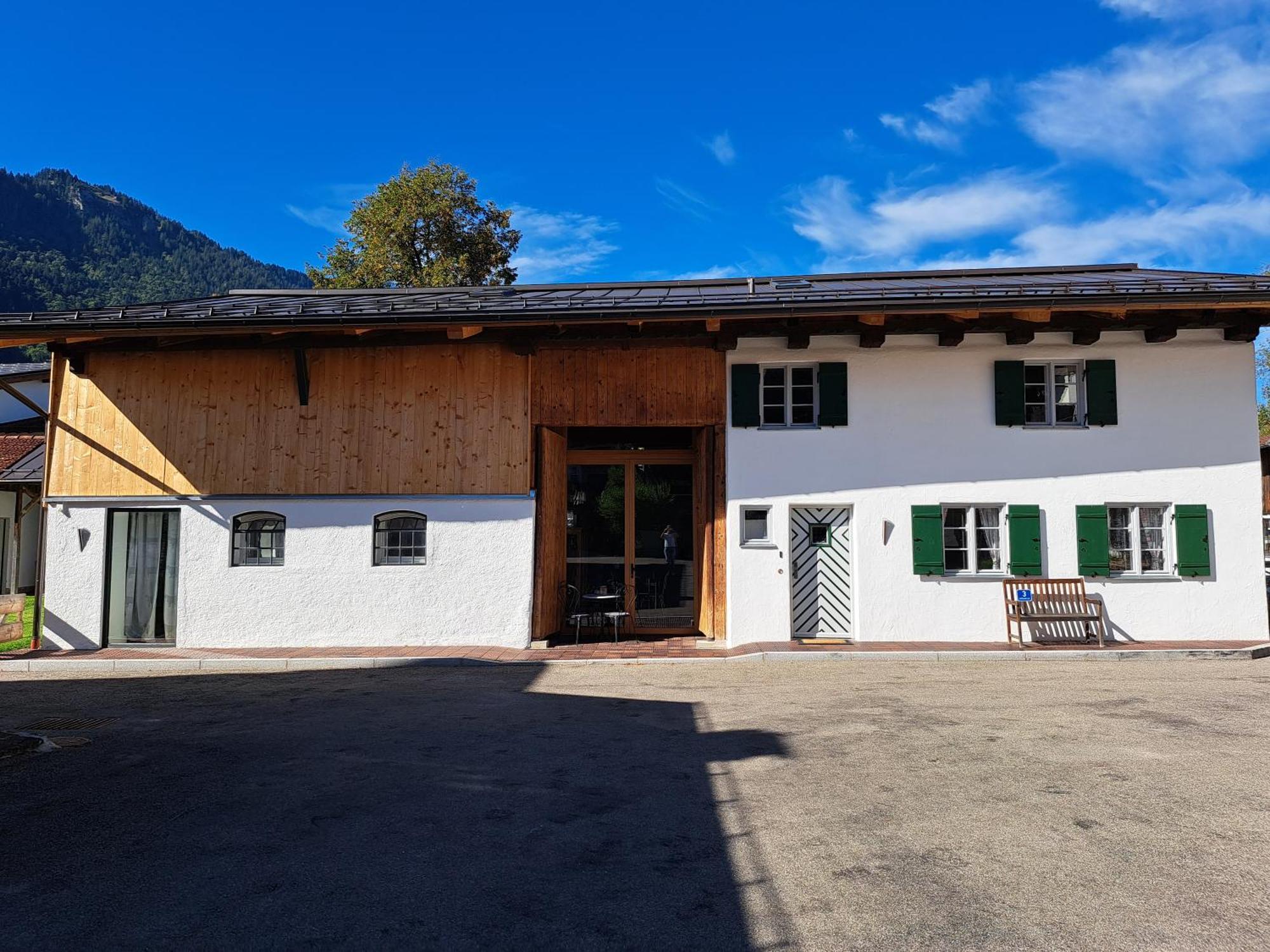 Neu! Ferienwohnungen Im Lueftlmalereck, Hennalahaus Оберамергау Екстериор снимка