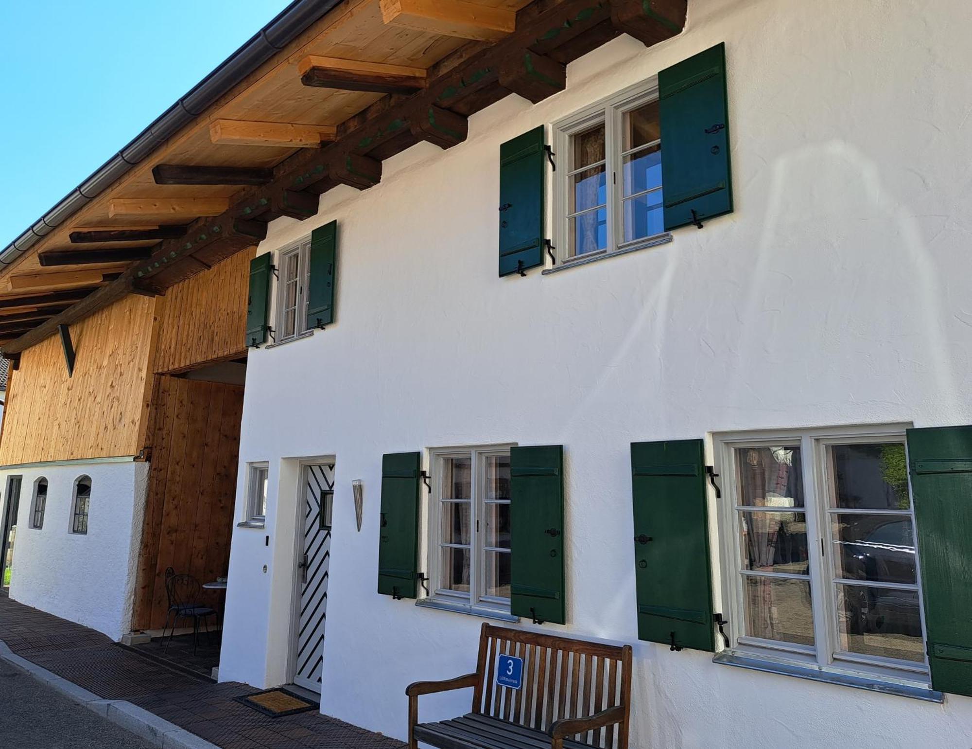 Neu! Ferienwohnungen Im Lueftlmalereck, Hennalahaus Оберамергау Екстериор снимка